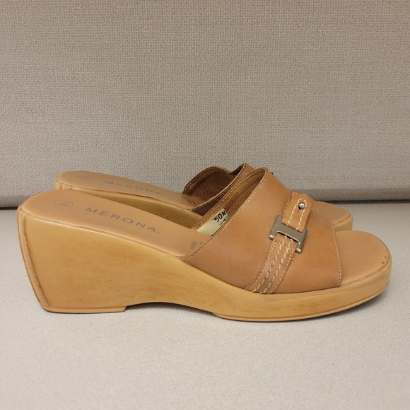 Merona, Size 8.5 Tan Mules/Clogs - Picture 4 of 5